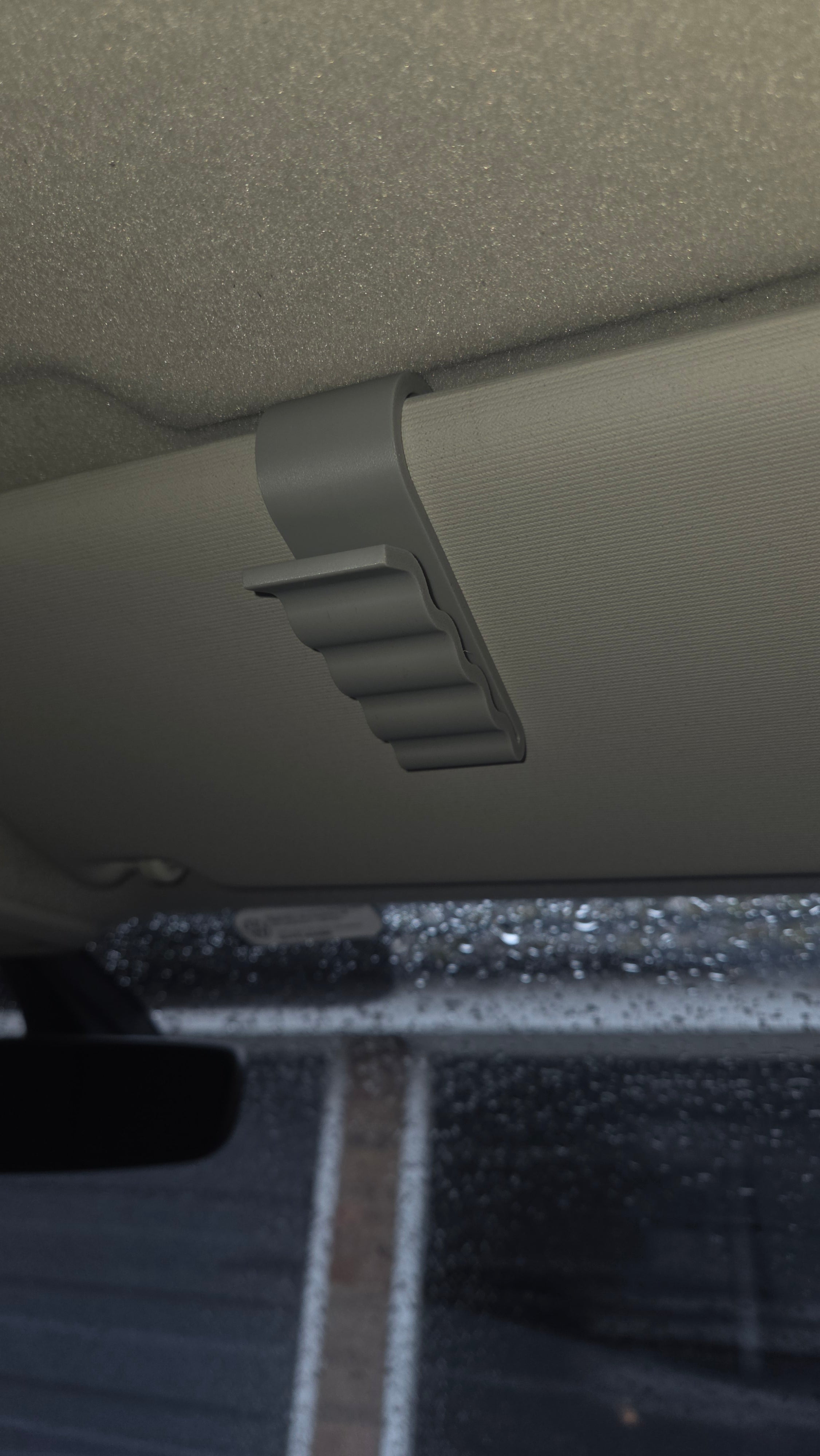 Sunglasses visor clip